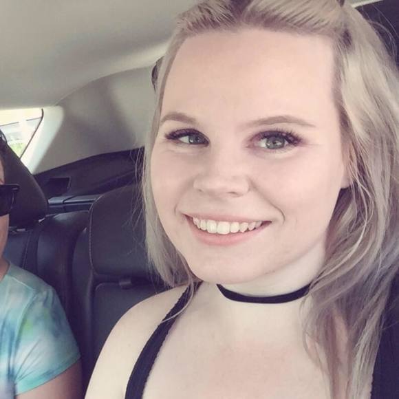 Meet your Posher, Raeanne - Picture 1 of 1